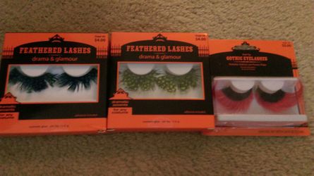 3 packages of feather eyelashes Halloween costume