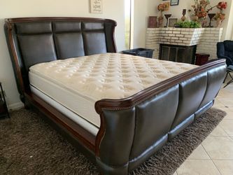 Gorgeous CAL KING Ashley Bed with LIKE NEW MATTRESS SET INCLUDED