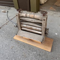 Antique Clothes Wringer