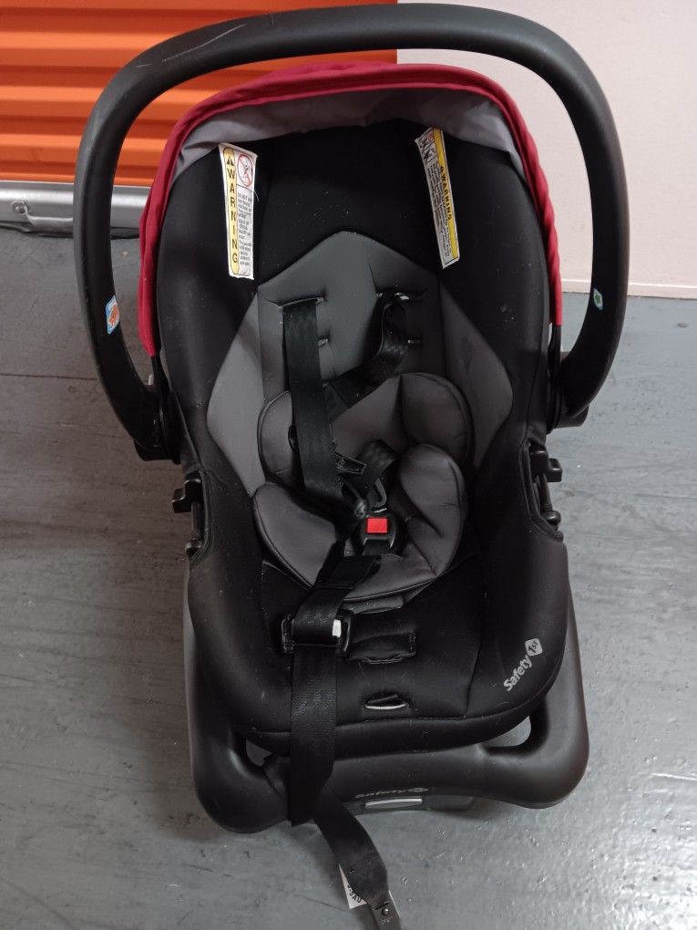 Safety First Adjustable Car Seat With Base