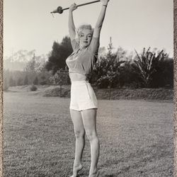 Marilyn Monroe with Barbell Weights Gym “Liftin’ It” Poster 22x28