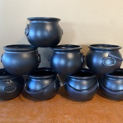 Black Cauldrons For Halloween 