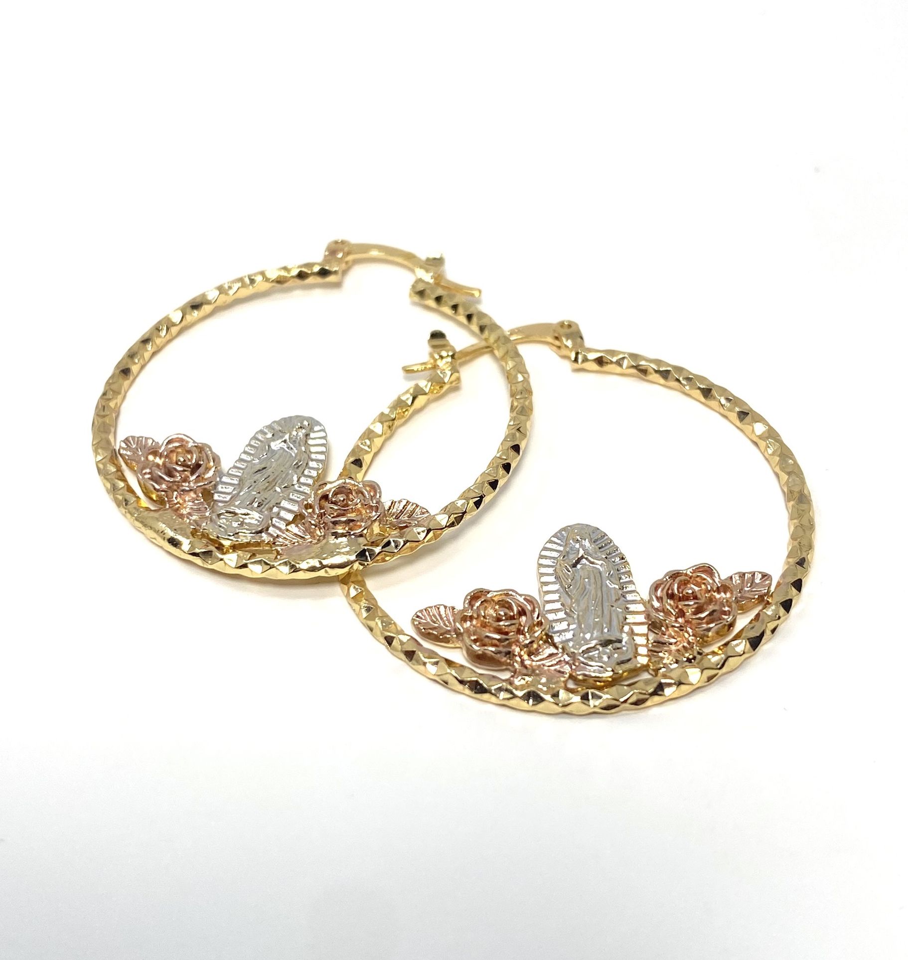 Virgin Mary Small Hoops / Aretes De Virgencita Chicos