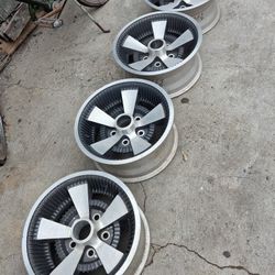 VINTAGE 14X6 HOLLYWOOD KUSTOM WHEELS!! 4.75 ON 5!! ASKING 650$
