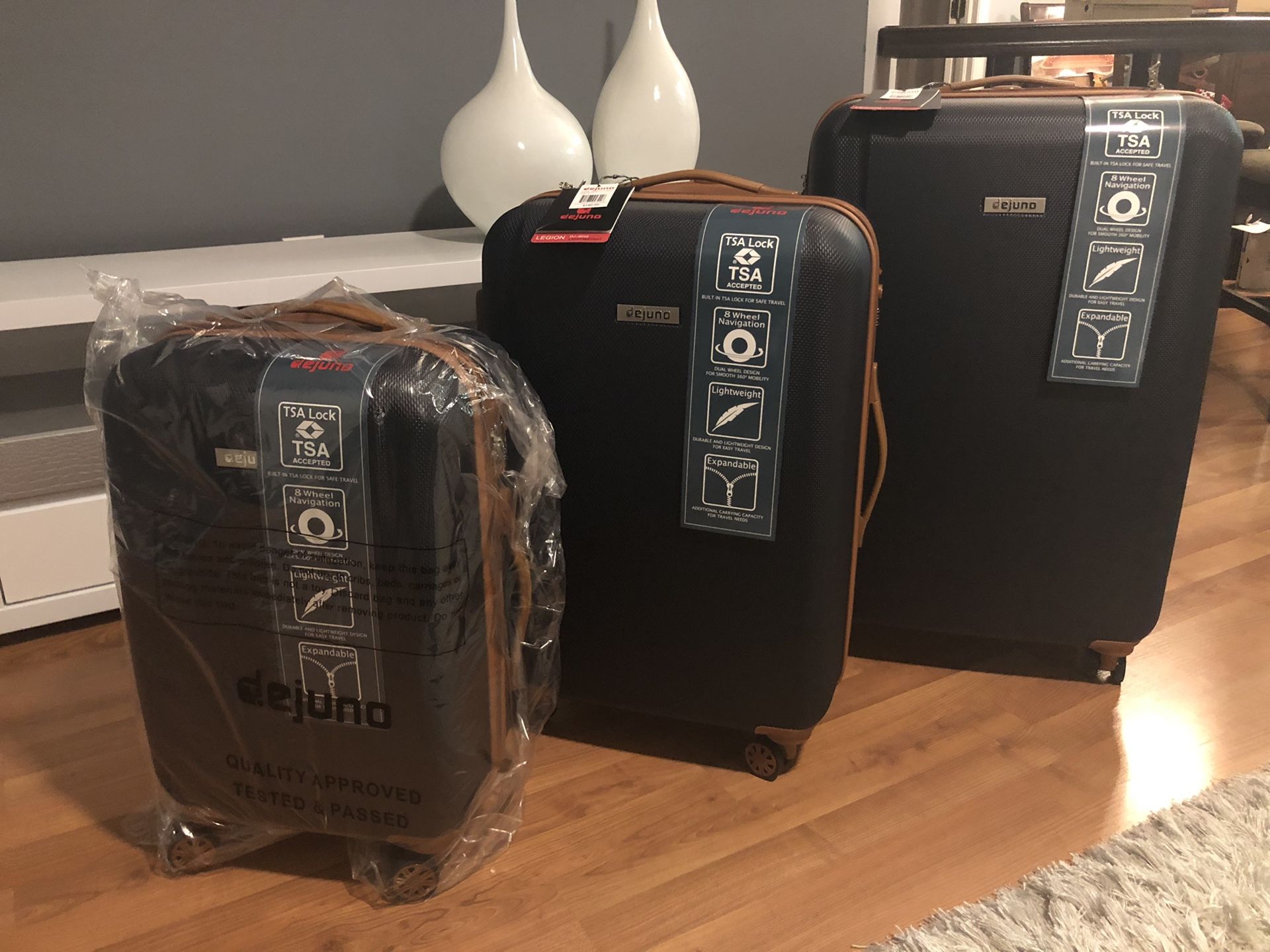 Dejuno legion expandable hardside spinner luggage set 3 piece navy,brand new