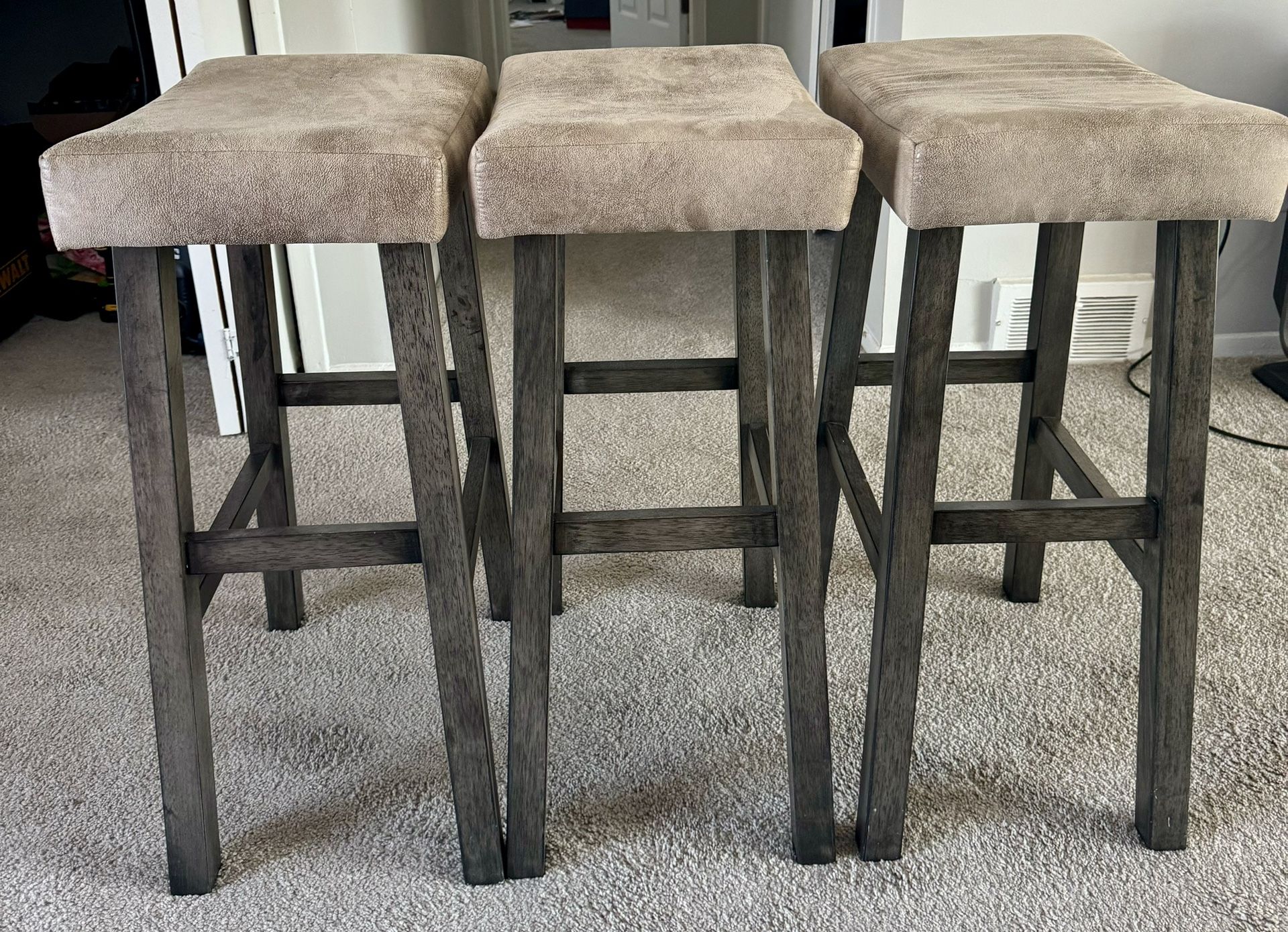 Hillsdale Furniture Saddle Backless, Rustic Gray Bar Stool.