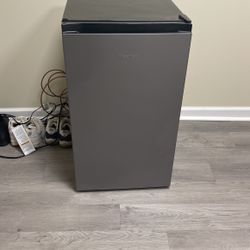 Hi Sense Fridge 2 Weeks Used Only