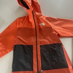 North face 3 Jackets In 1 Size Small Youth (7-8)