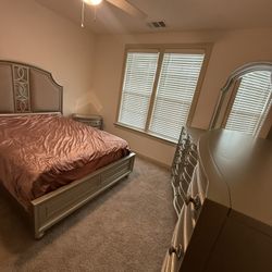 Luxury Queen Bedroom Set