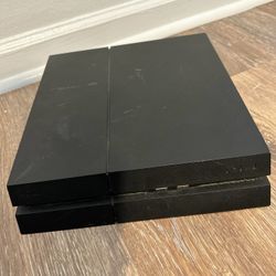 Ps4 (Only Console With Cables)