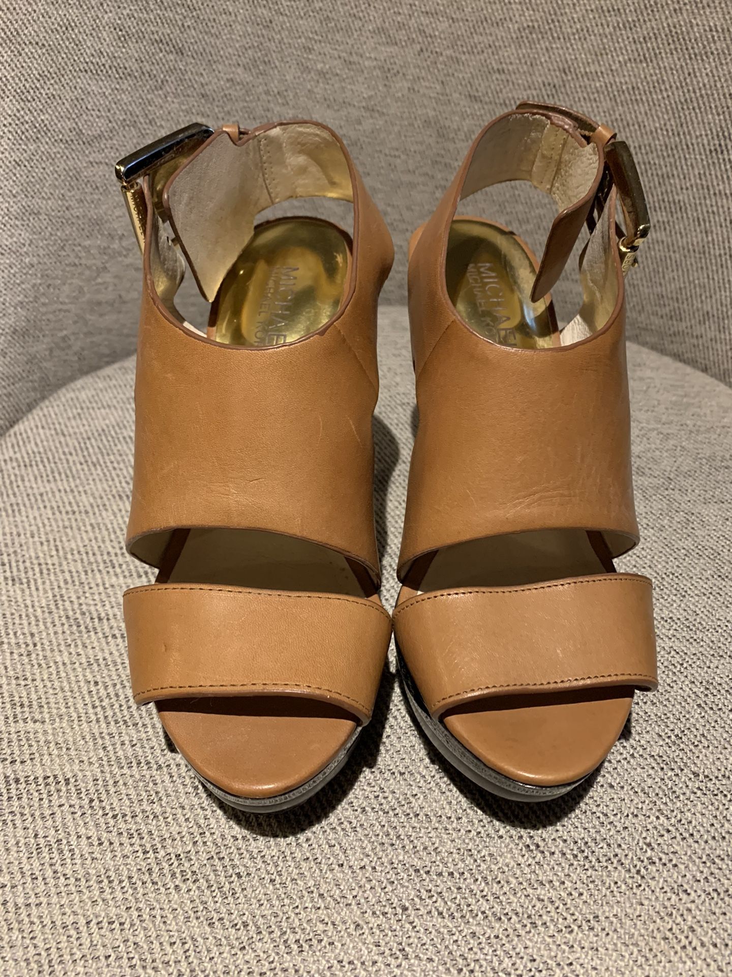 Womens Size 6 Platform Sandal Heel Camel Color Michael Kors