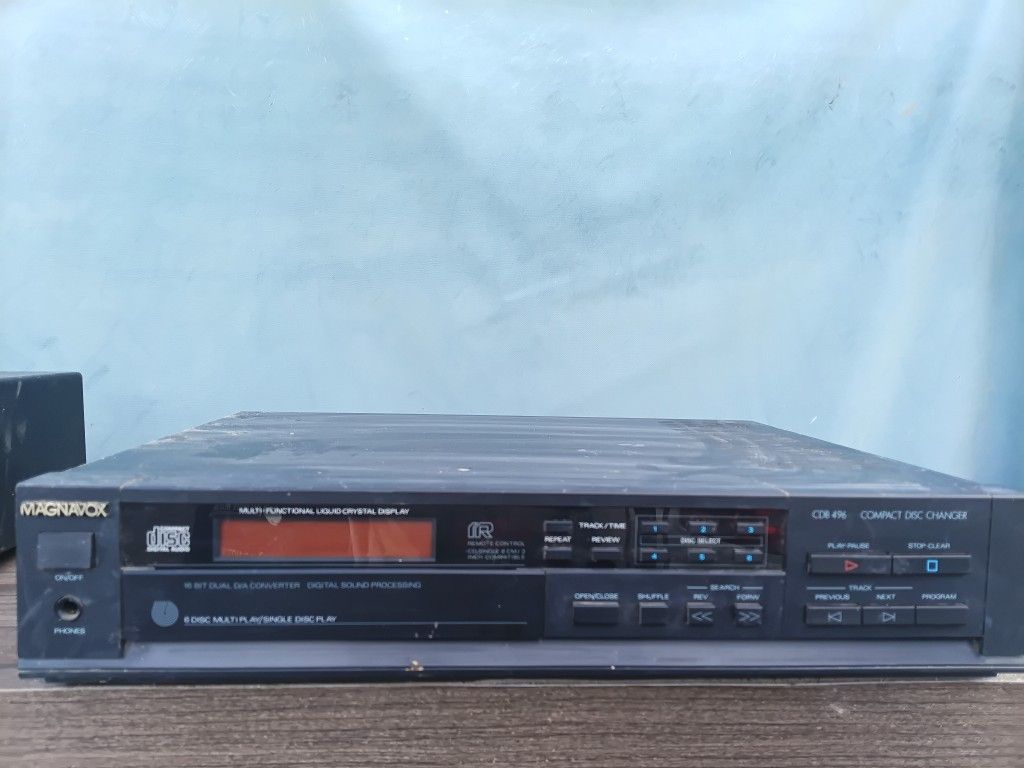 Magnavox 16-bit Dual Converter Processor 6 Disc Player