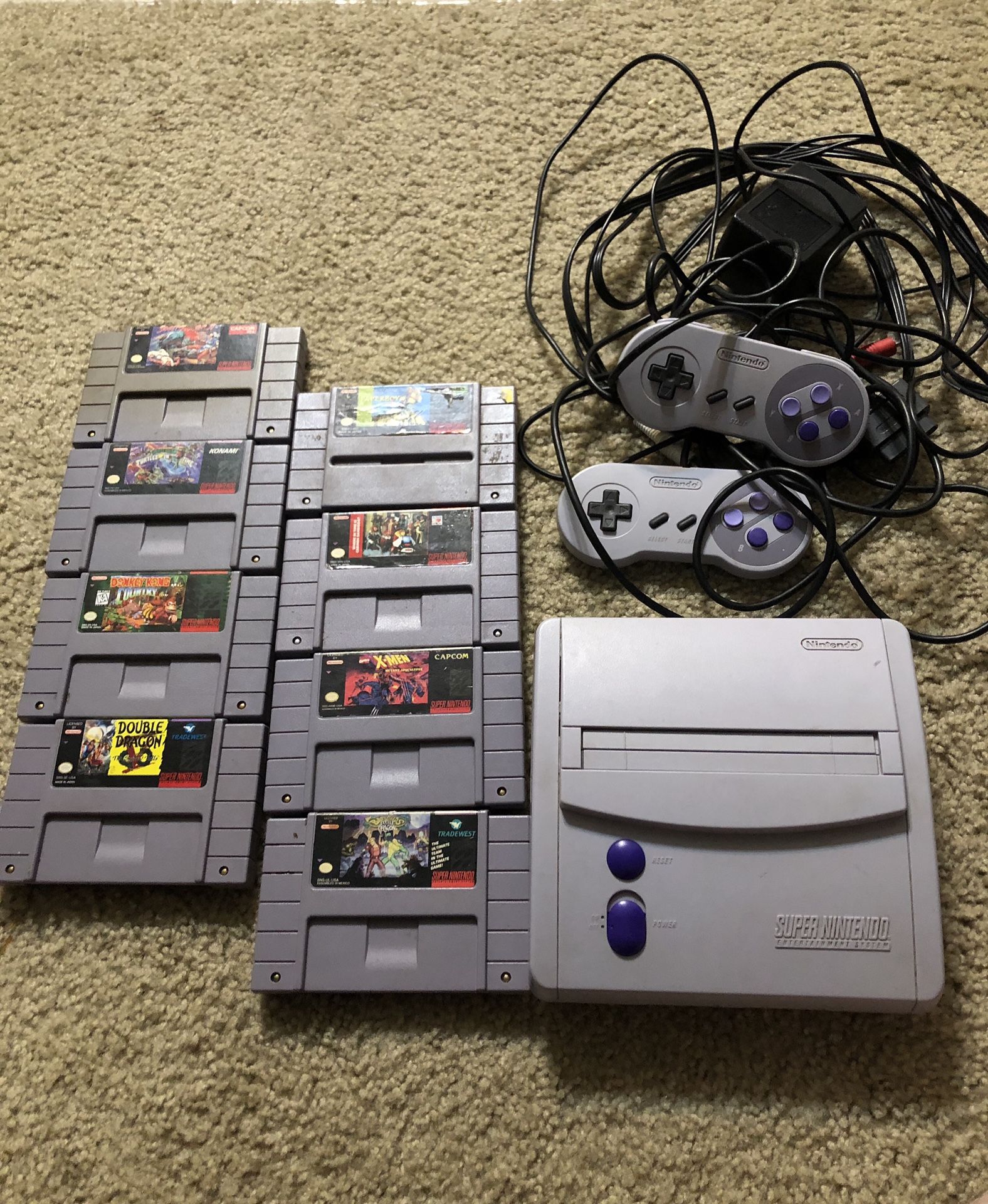 Super Nintendo w/8 Games! cords included