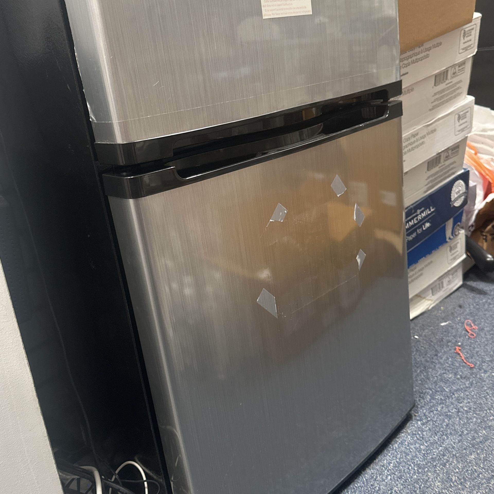 Mini Refrigerator With Freezer