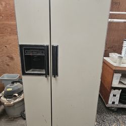 22 CU FT REFER/FREEZER