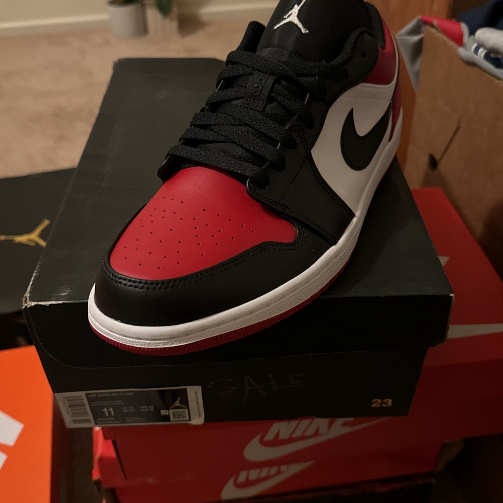 Nike Air Jordan 1 Low Brand New Bred Toe