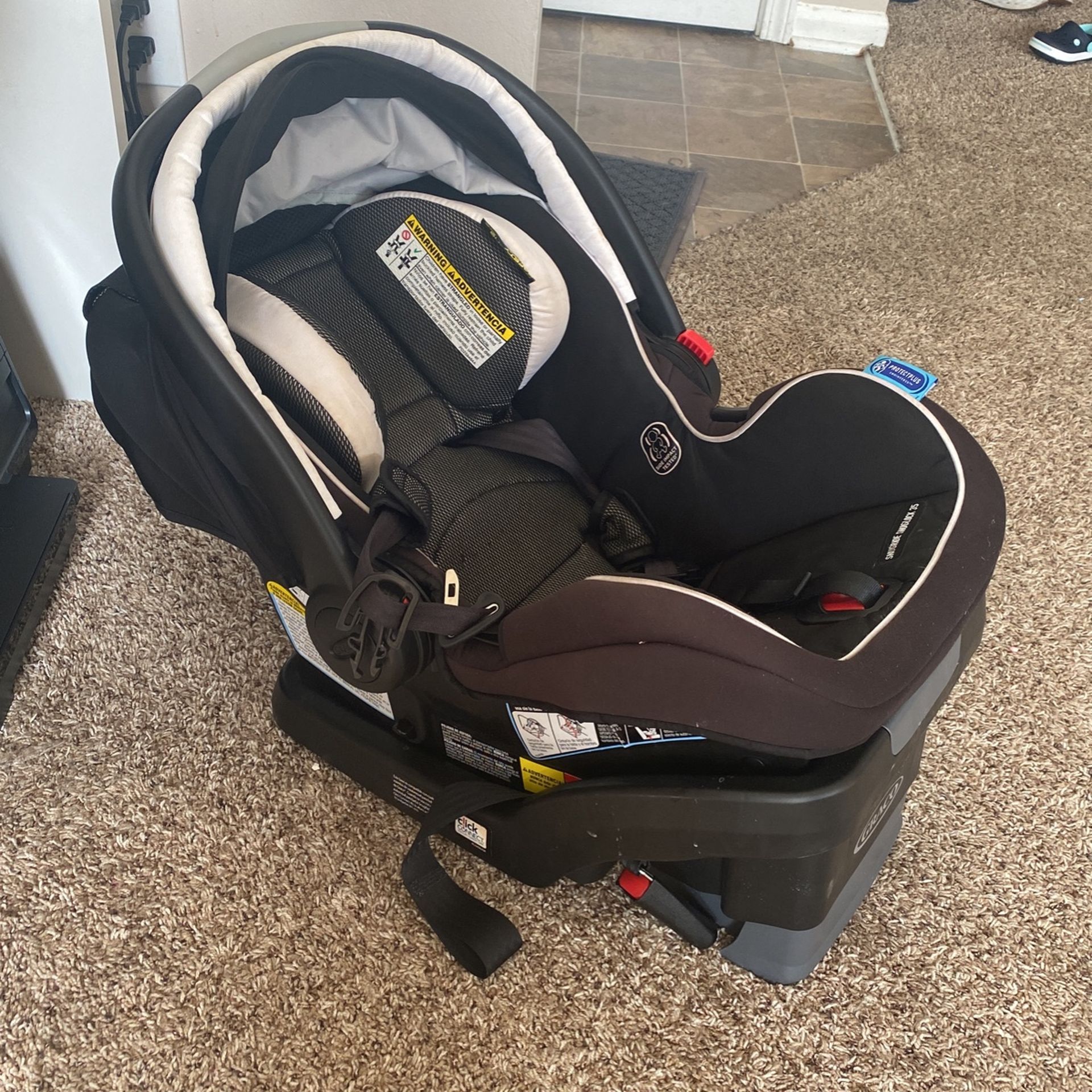 Graco Infant Car seat
