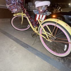 Women’s beach cruiser