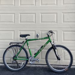 Trek 830 Mountain Bike – 21-Speed – 26” Wheels – Aluminum Frame Bicycle