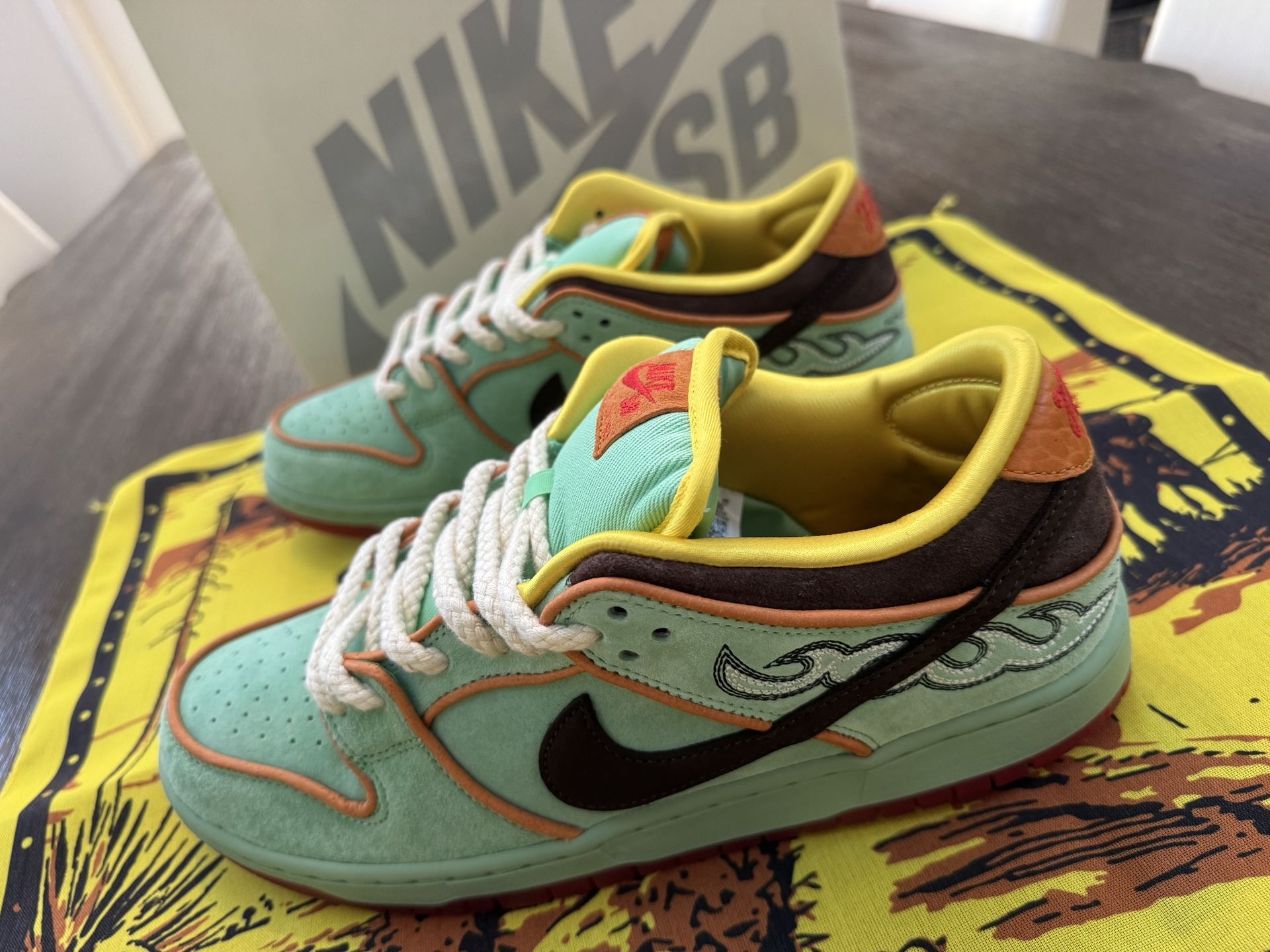 Nike SB Dunk Low "Rodeo" Tourmaline