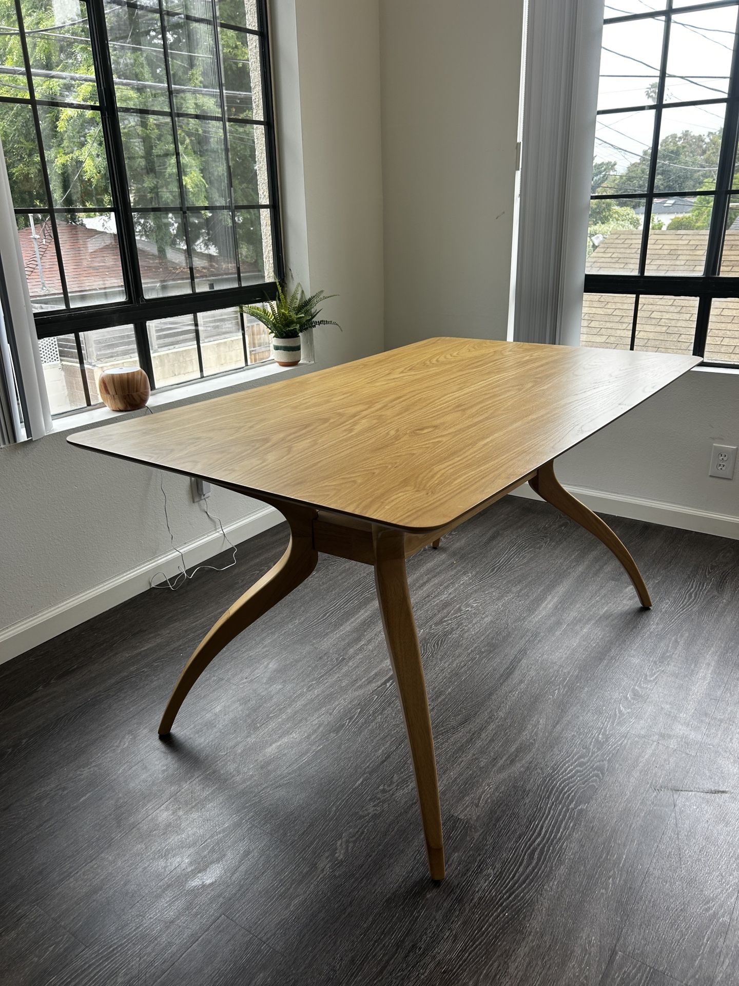 Wood Dinning Table