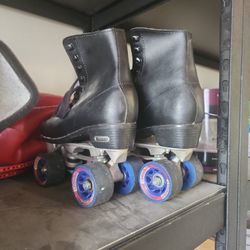 Size 7, Black Roller Blades 