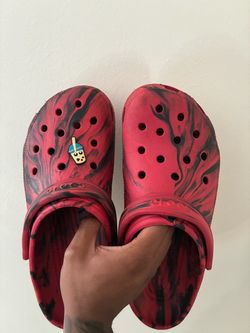 Crocs size 11