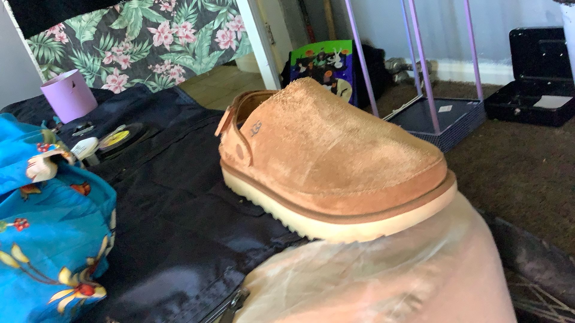  UGG Goldenstar Clogs Size 7