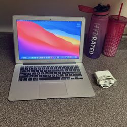 MacBook Air 13in i5 Laptop 4gb Ram  SSD W/Lifetime Office