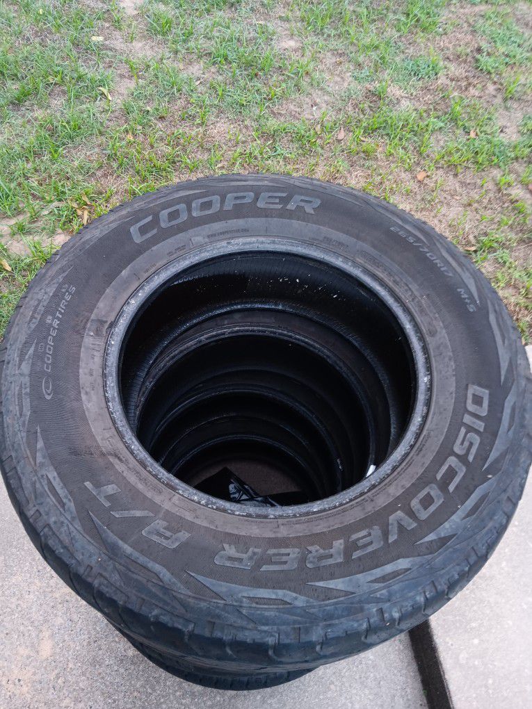 Used Tires Full Set All Matching Cooper Tires 