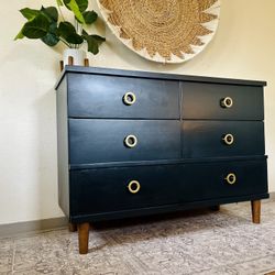 🪴 Gorgeous Vintage MCM Solid Wood Deep Green Dresser! Delivery Available! 👀