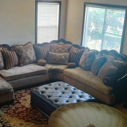 Beautiful Sectional Crocodile Leather Look Like 