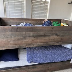 Bunk Bed W Trundle 