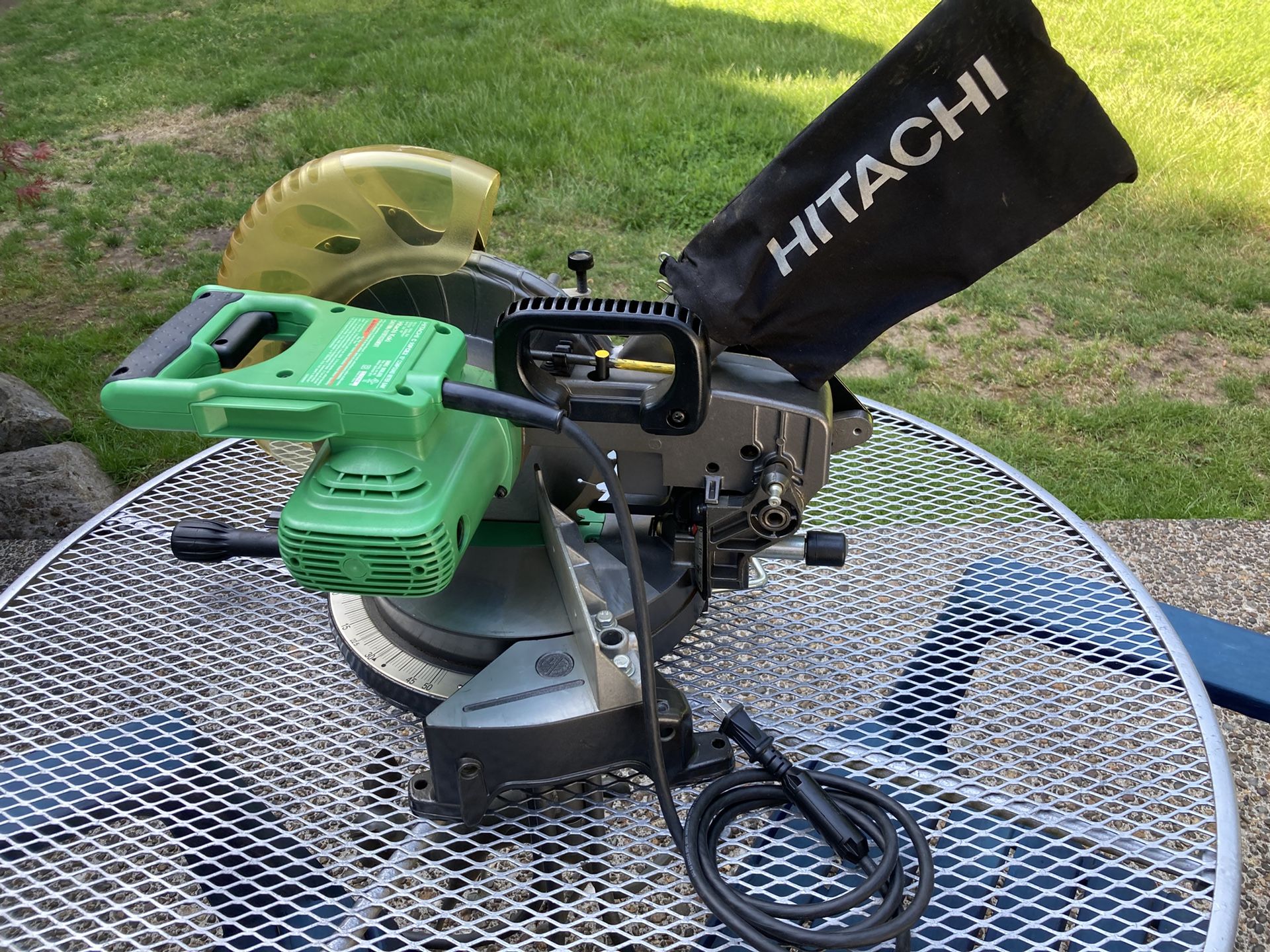 Hitachi Compound Miter Saw With Laser Guide 