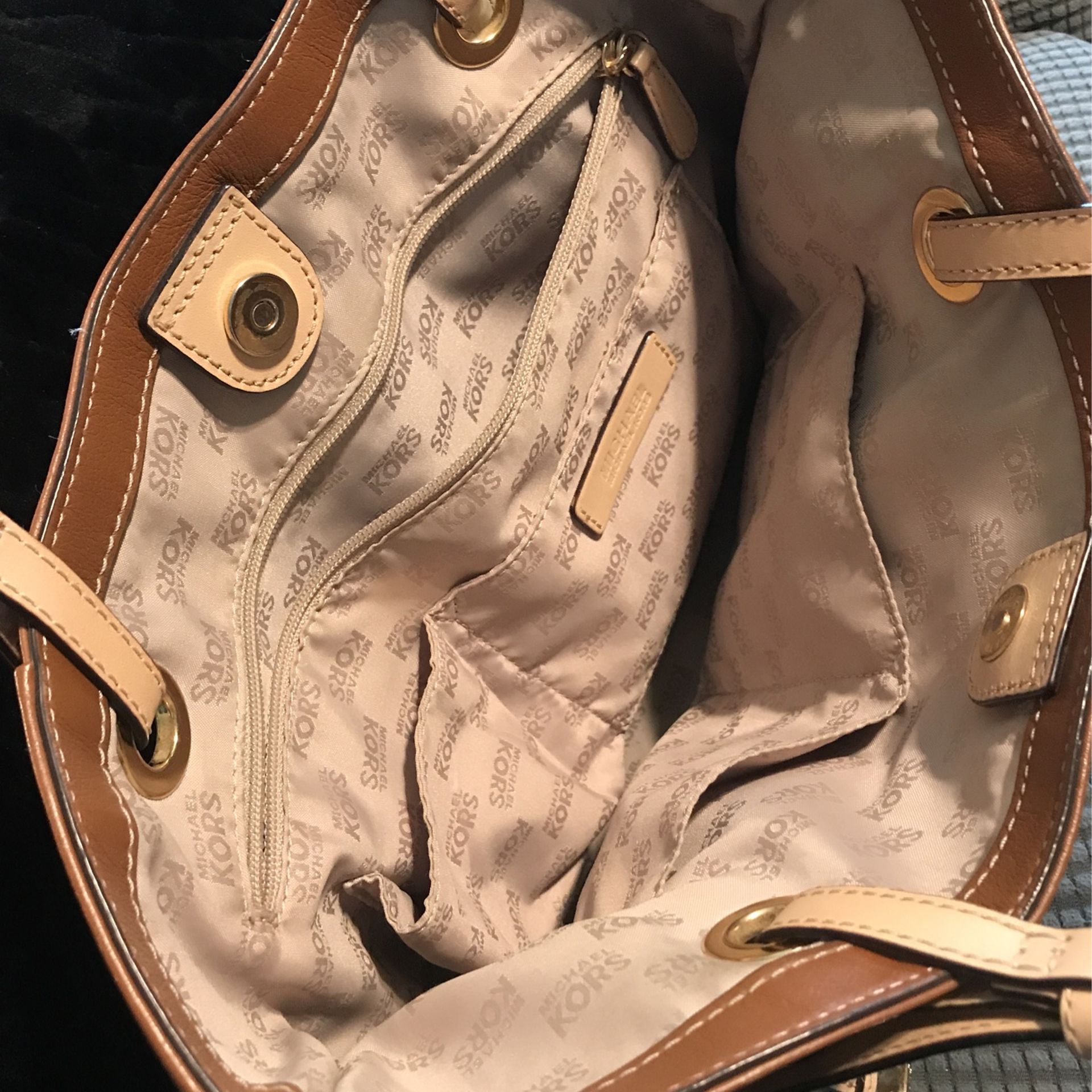 Leather Michael Kors Purse Good Condition