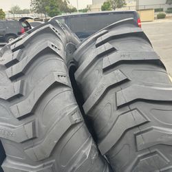 Set Of 2 Duromax Tractor Tires 16.9x24 $1200 