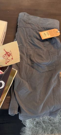 TRUE RELIGION NWT MEDIUM SIZE M SHORTS GRAY NEW MEN SOFT