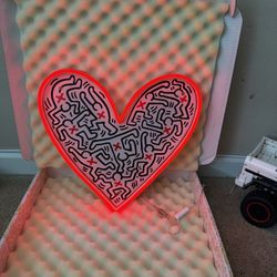 Keith Haring YELLOWPOP Heart lamp- Kept in box And Works Great $120