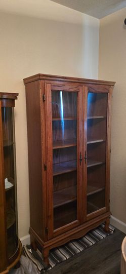 Display cabinet.