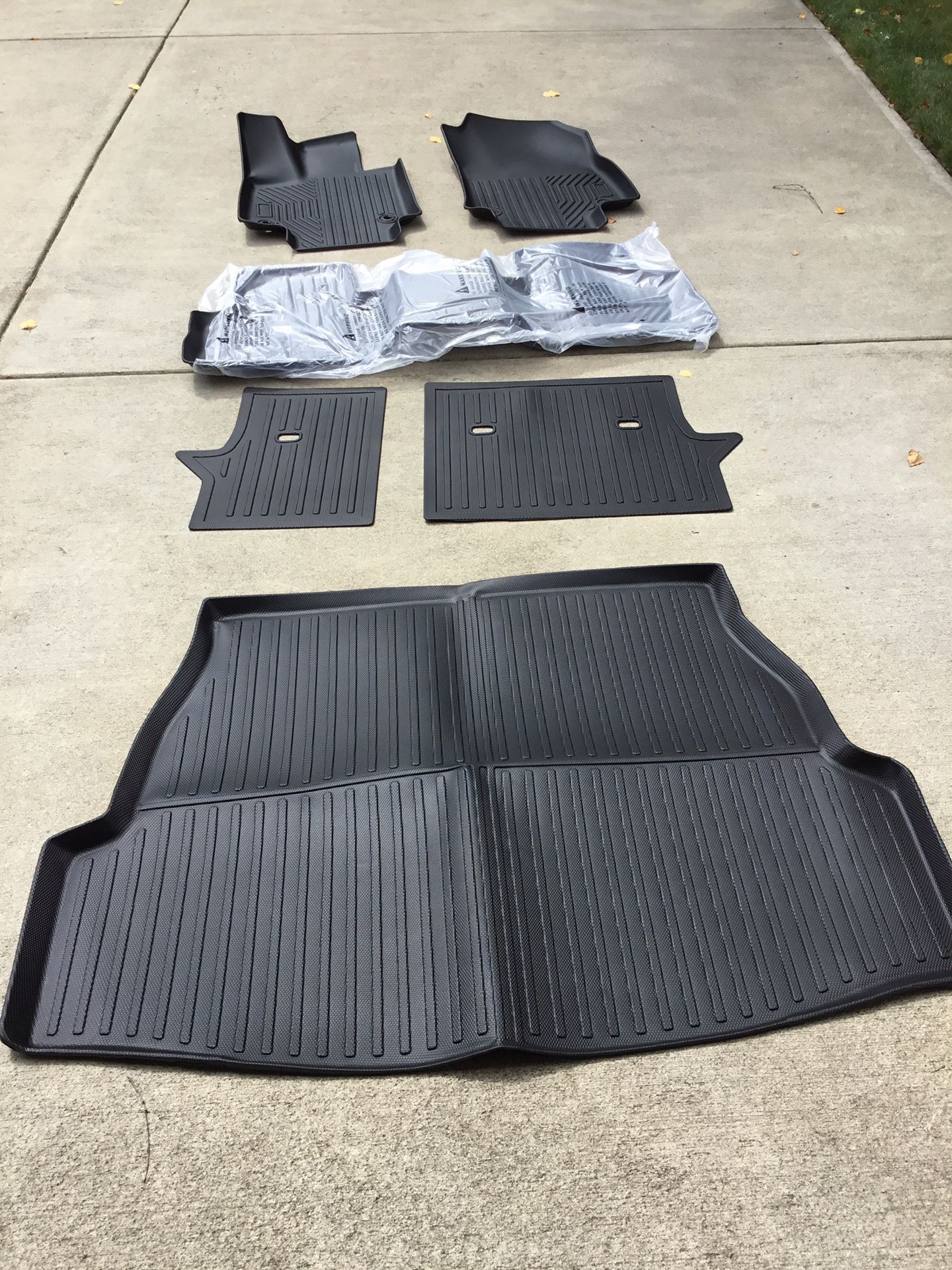 Toyota RAV4 all. weather Floor Mat Set New 2025/2019