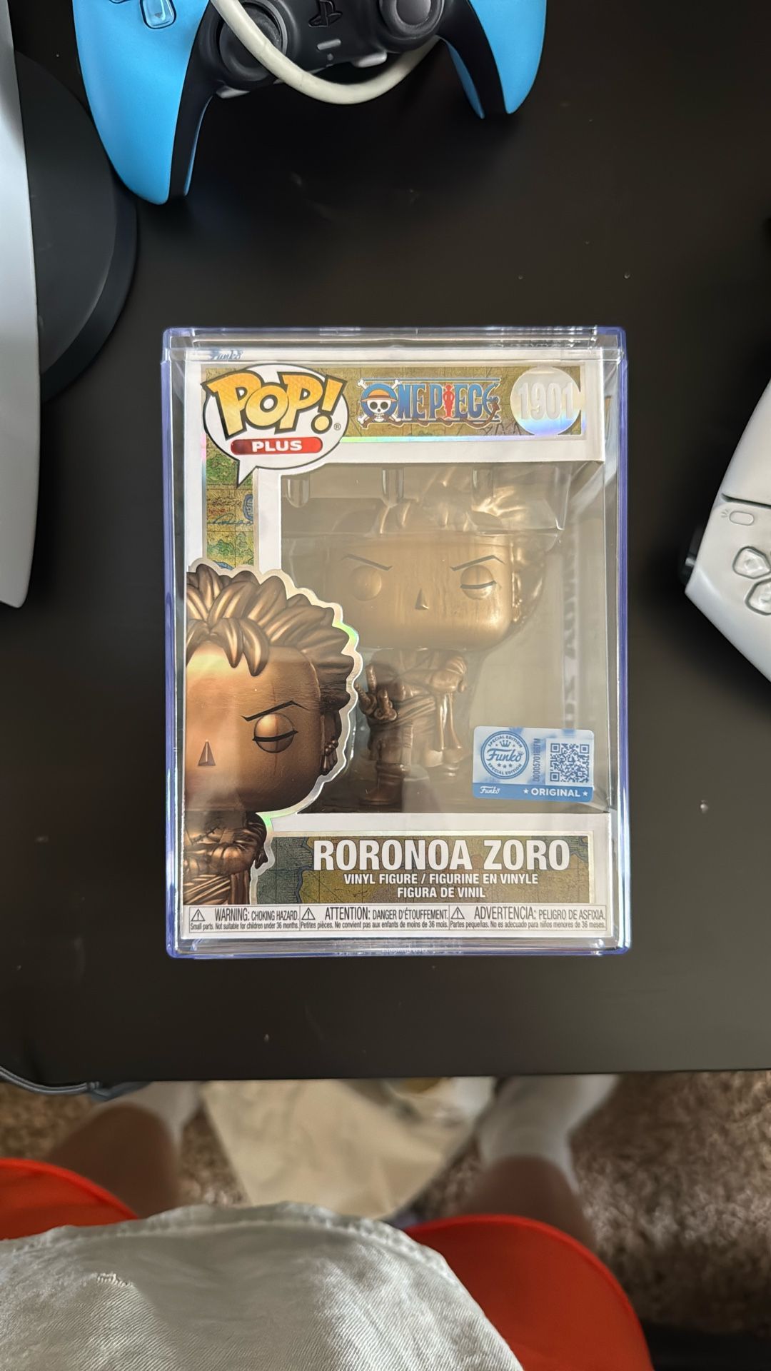 Funko Pop Plus One Piece Monkey D Luffy & Roronoa Zoro Statue Bronze + Protector