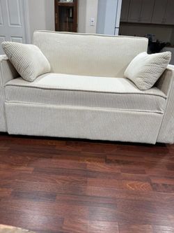 GORGEOUS COUCH
