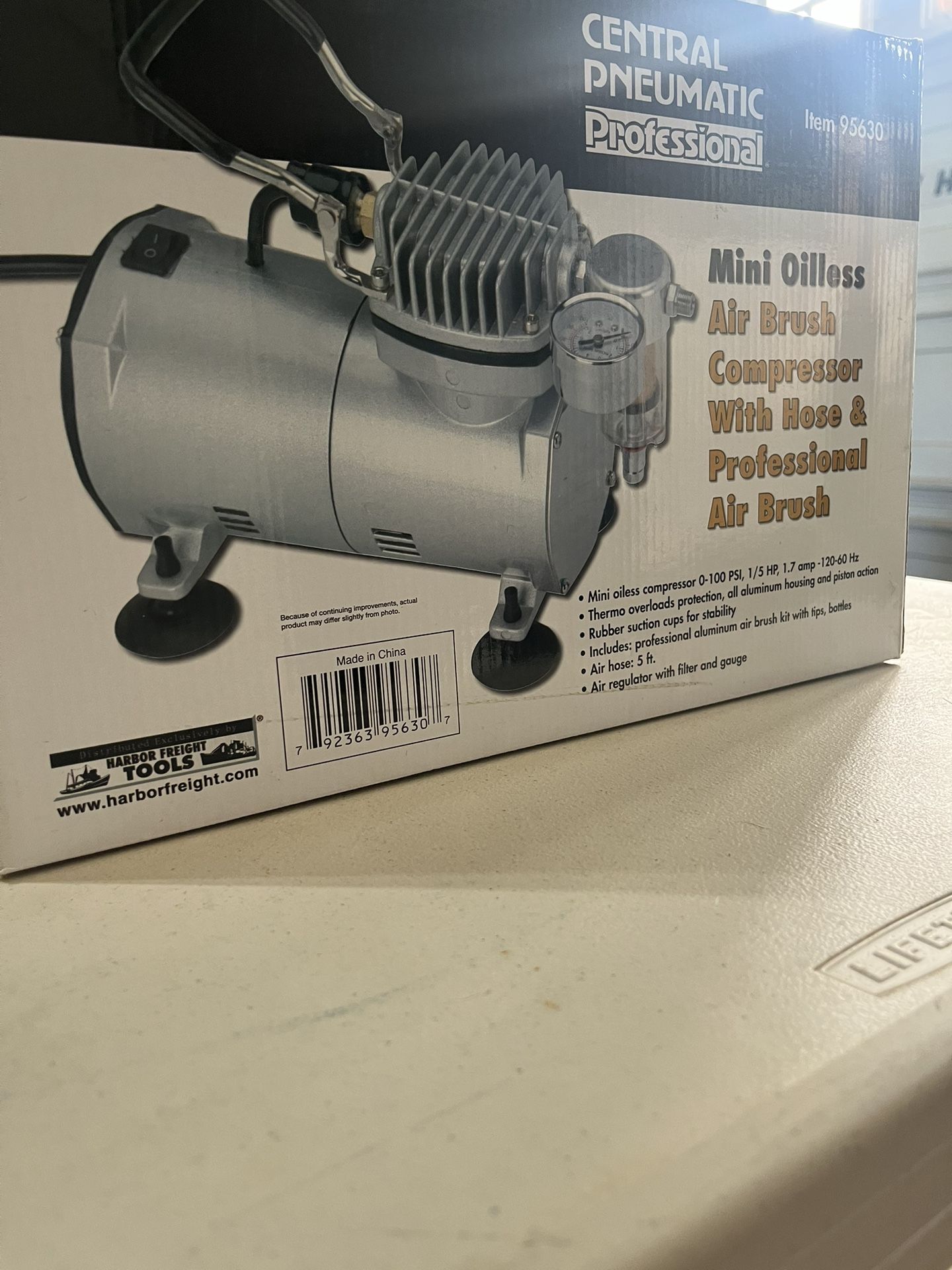 Central Pneumatic Professional - Mini Oilless Air Brush Compressor with Hose & Professional Air Brush
