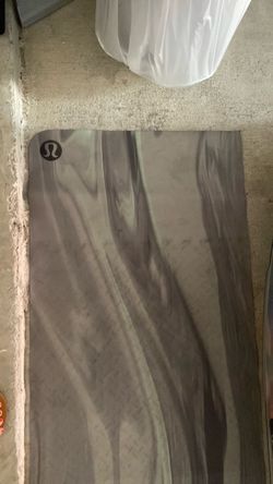 Lululemon yoga mat