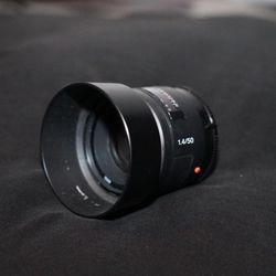Sony 50mm F/1.4 Lens A-Mount SAL50F14 w/SH0001 Hood