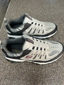 Slip Ins Skechers Extra Wide Size 9.5  NEW