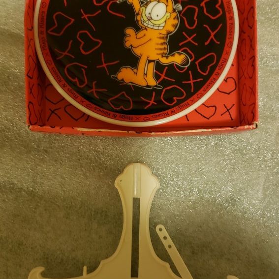 Vintage Enesco Garfield Valentine’s Day