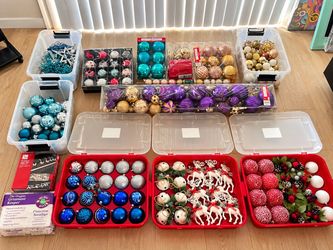 Christmas Ornament & Holiday Decoration Bundle