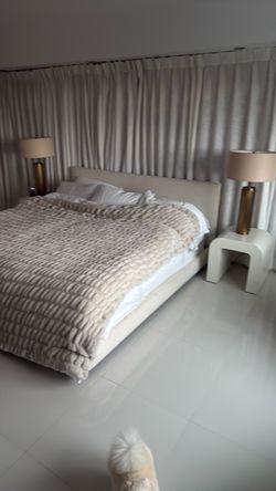 Bed + night stands