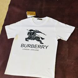 Burberry Clean White T-Shirt Size Medium New
